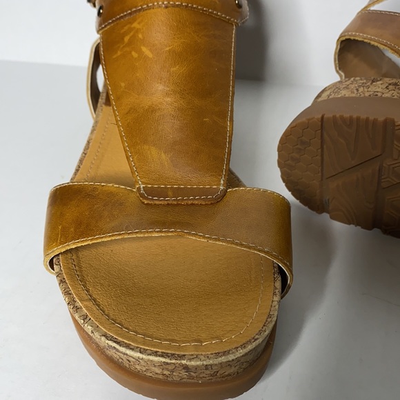 CAT Caterpillar brown leather  sandals - Picture 7 of 8